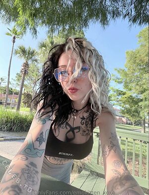 vemokitten_xoxo photo