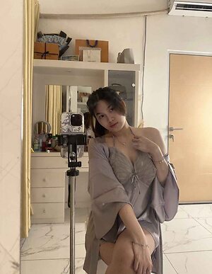 verllyaling_ leaked photo #13