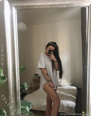 Veronika Mescudi Nude Leaked Photo #472