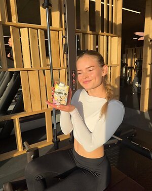 Veronika Miller leaked photo #66