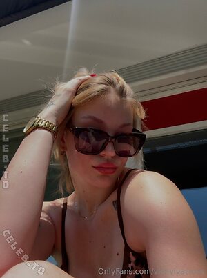 Vici-Vivacious photo