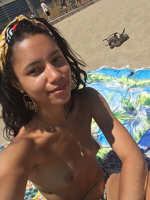 Vick Hope leaked photo #23