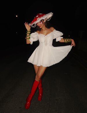 Victoria Justice leaked photo #271