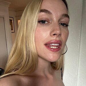 Victoria Pedretti leaked photo #105