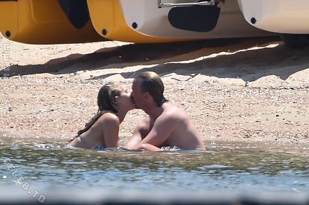 Victoria Swarovski Nude Leaked Photo #17