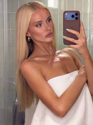 Victoria Turner leaked photo #50