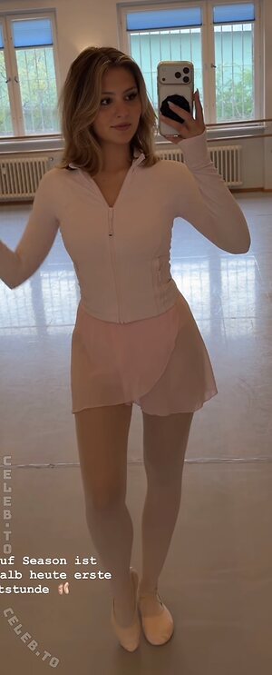 Videozeugs Nude Leaked Photo #84