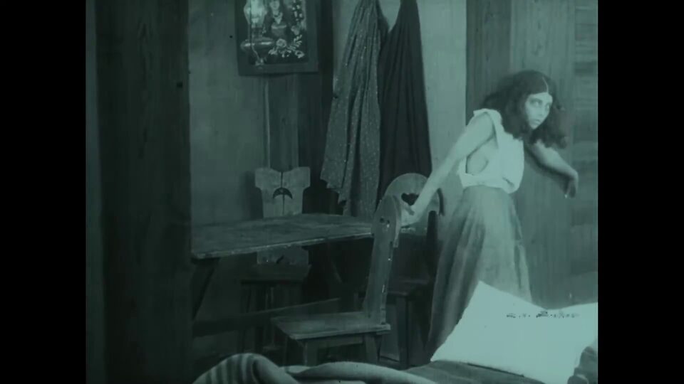 Vintage Mainstream Films with nudity or near nude scenes leaked photo #78