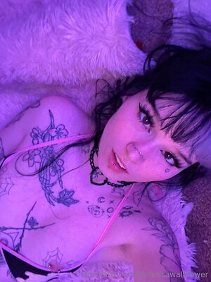violetisawallflower leaked photo #19