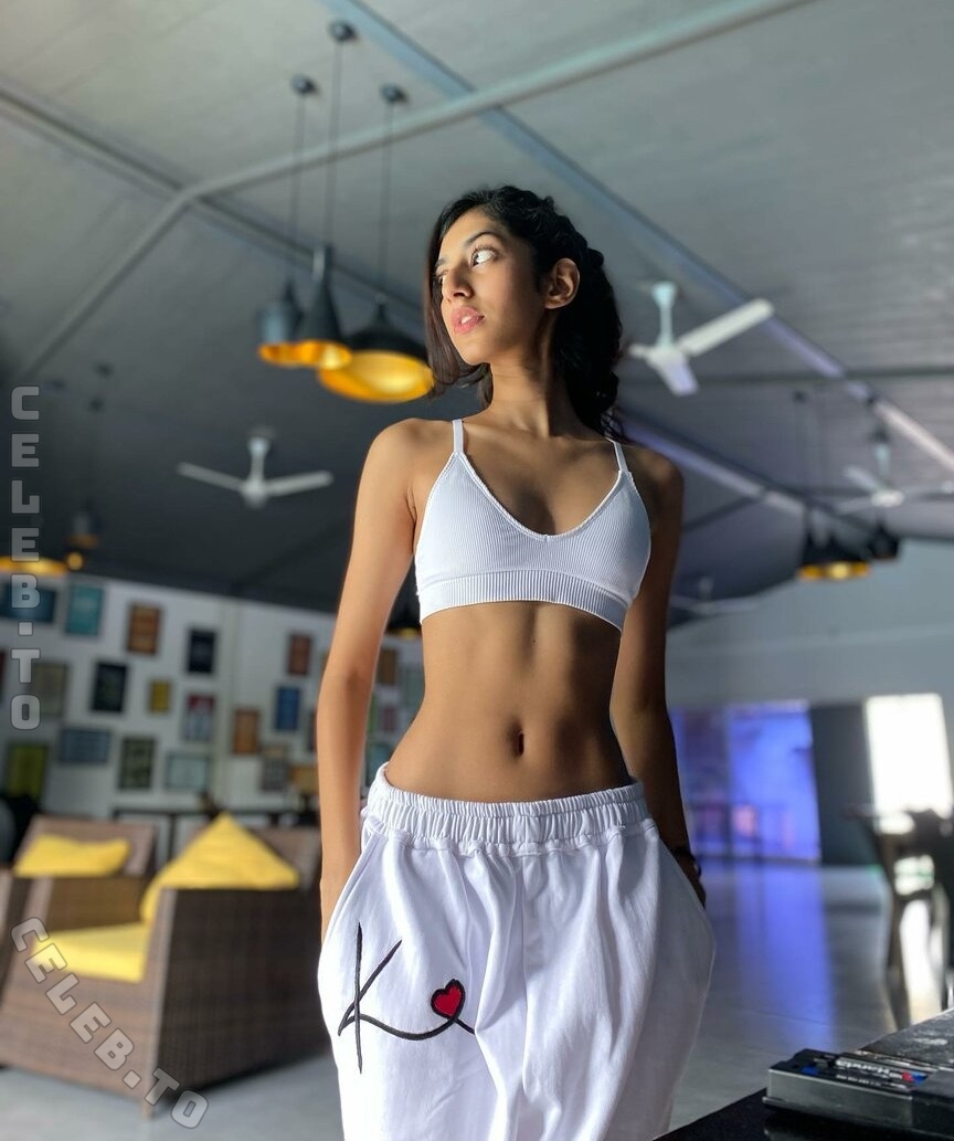 vishnupriyaaa photo