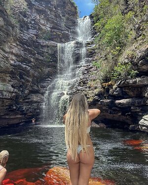 Vitória Carolina leaked photo #2