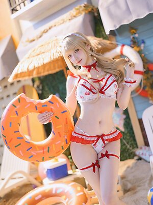 ViVi . Cos leaked photo #2