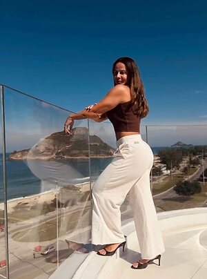 Viviane Araujo