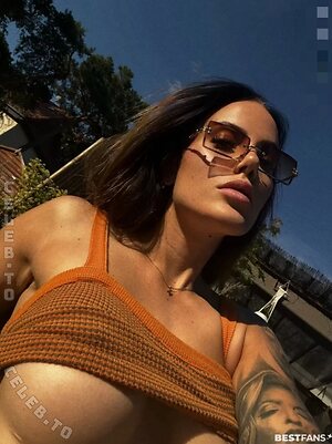 Vivi.croft Nude Leaked Photo #2