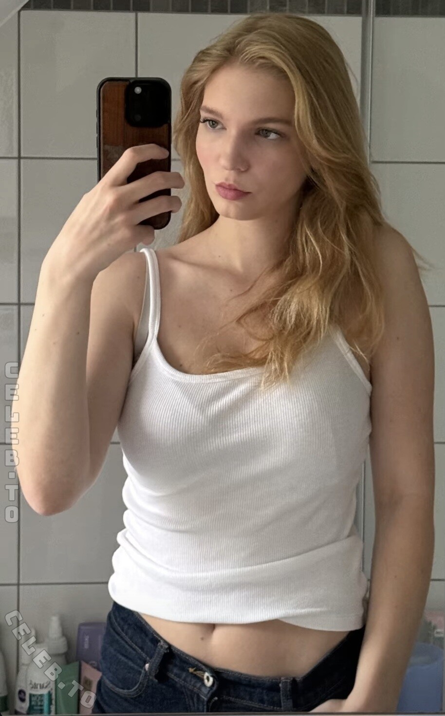 Vivien Michelle photo