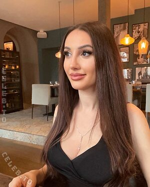 Vivienne Huber leaked photo #3