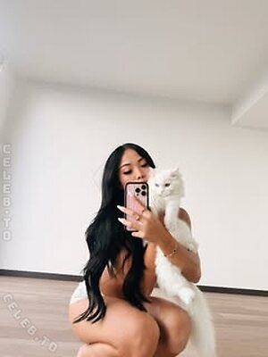 Vivienne Vo leaked photo #5