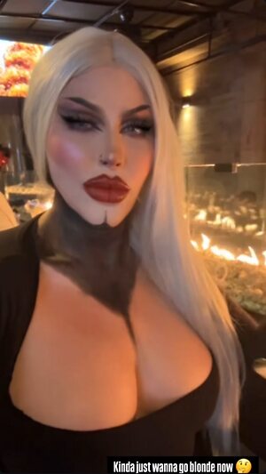 vonjaxx leaked photo #13