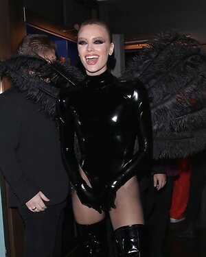 Wallis Day leaked photo #4