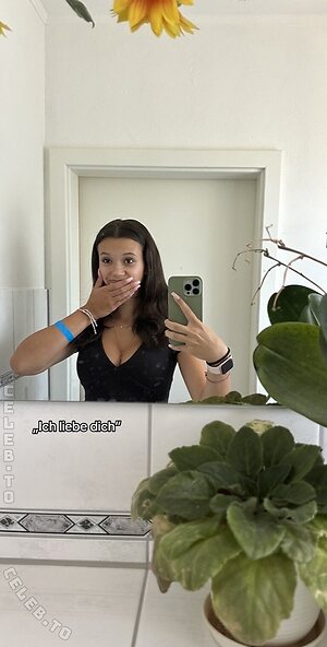 Weristalexandra Nude Leaked Photo #5