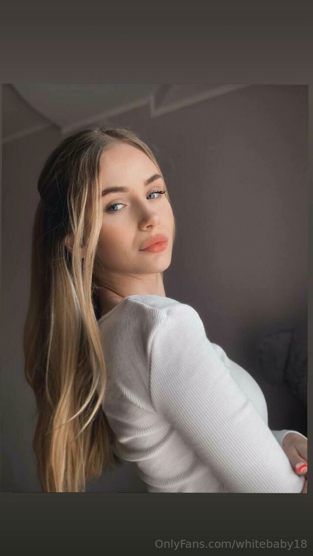 Whitebaby18 leaked photos