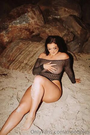 Whitney H Nude Leaked Photo #19