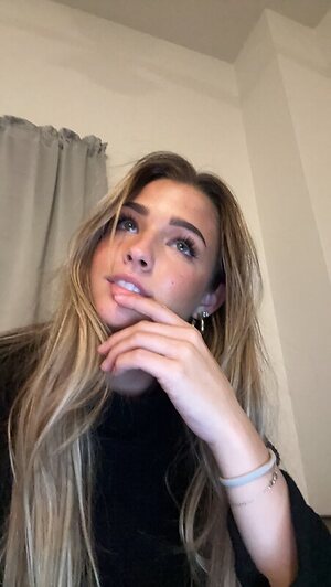 whitney robbins leaked photo #4