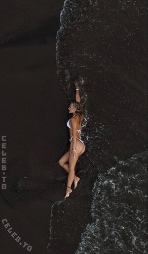 Whossellyy Nude Leaked Photo #20