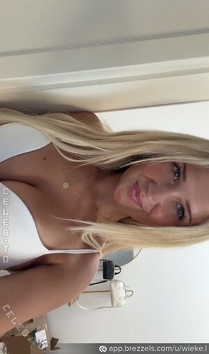 Wieke photo