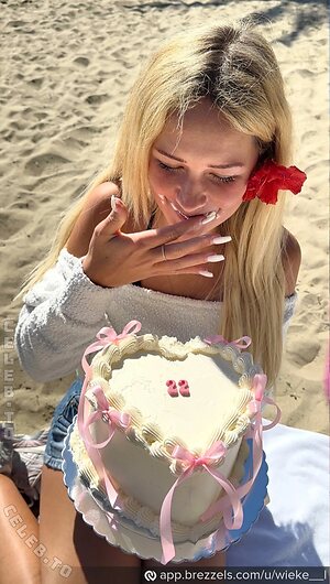 Wieke Nude Leaked Photo #14