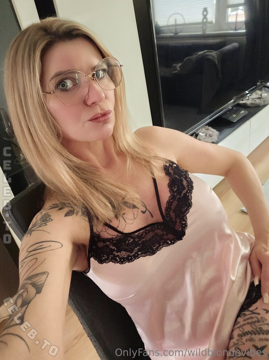 Wildblondevibes photo
