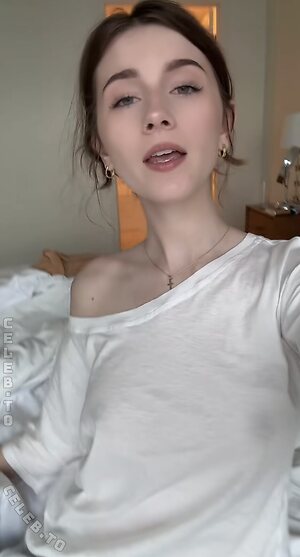 Willow Coppock Nude Leaked Photo #3