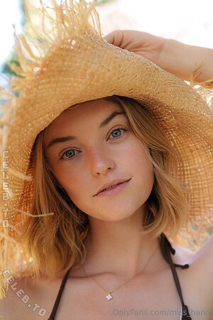 Willow Hand Nude Leaked Photo #108