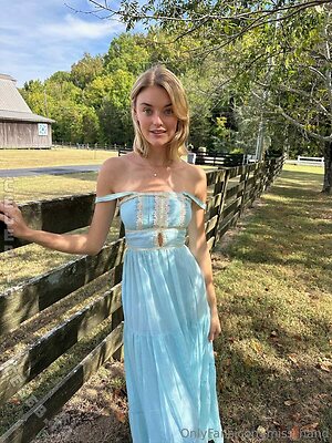 Willow Hand Nude Leaked Photo #529