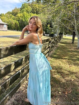 Willow Hand Nude Leaked Photo #530