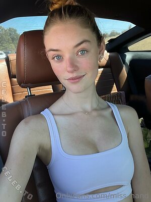 Willow Hand leaked photo #1098