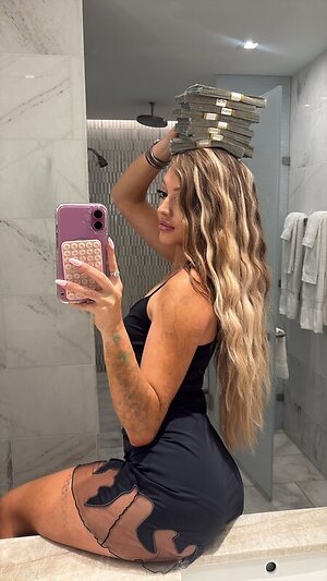 Woah Vicky leaked photo #4