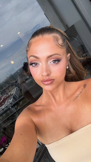 Woah Vicky leaked photo #40