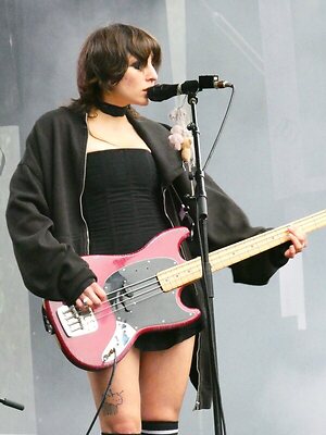 Women who play bass leaked photo #3