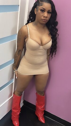 W__uggaa leaked photo #2