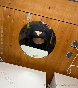 xCrybebi photo