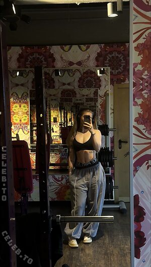 xh.elen.ax2 / Helena Nude Leaked Photo #17