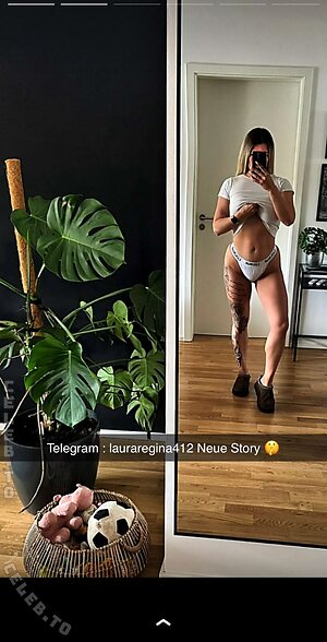 xlaura412 leaked photo #23