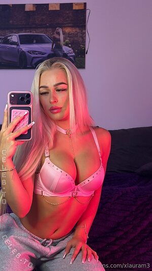 xlaura_m3 photo