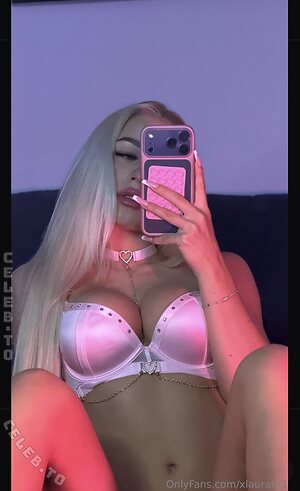 xlaura_m3 leaked photo #46