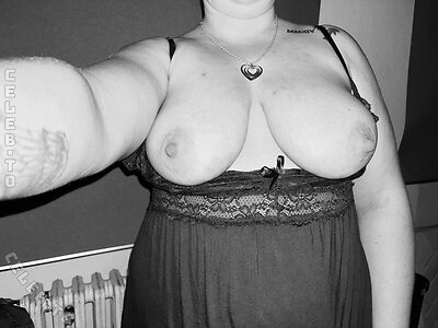 xMilf1990x Nude Leaked Photo #19