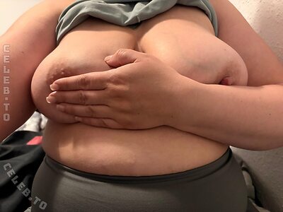 xMilf1990x Nude Leaked Photo #71