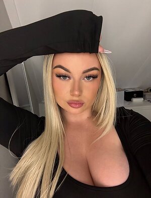 xrromys leaked photo #2
