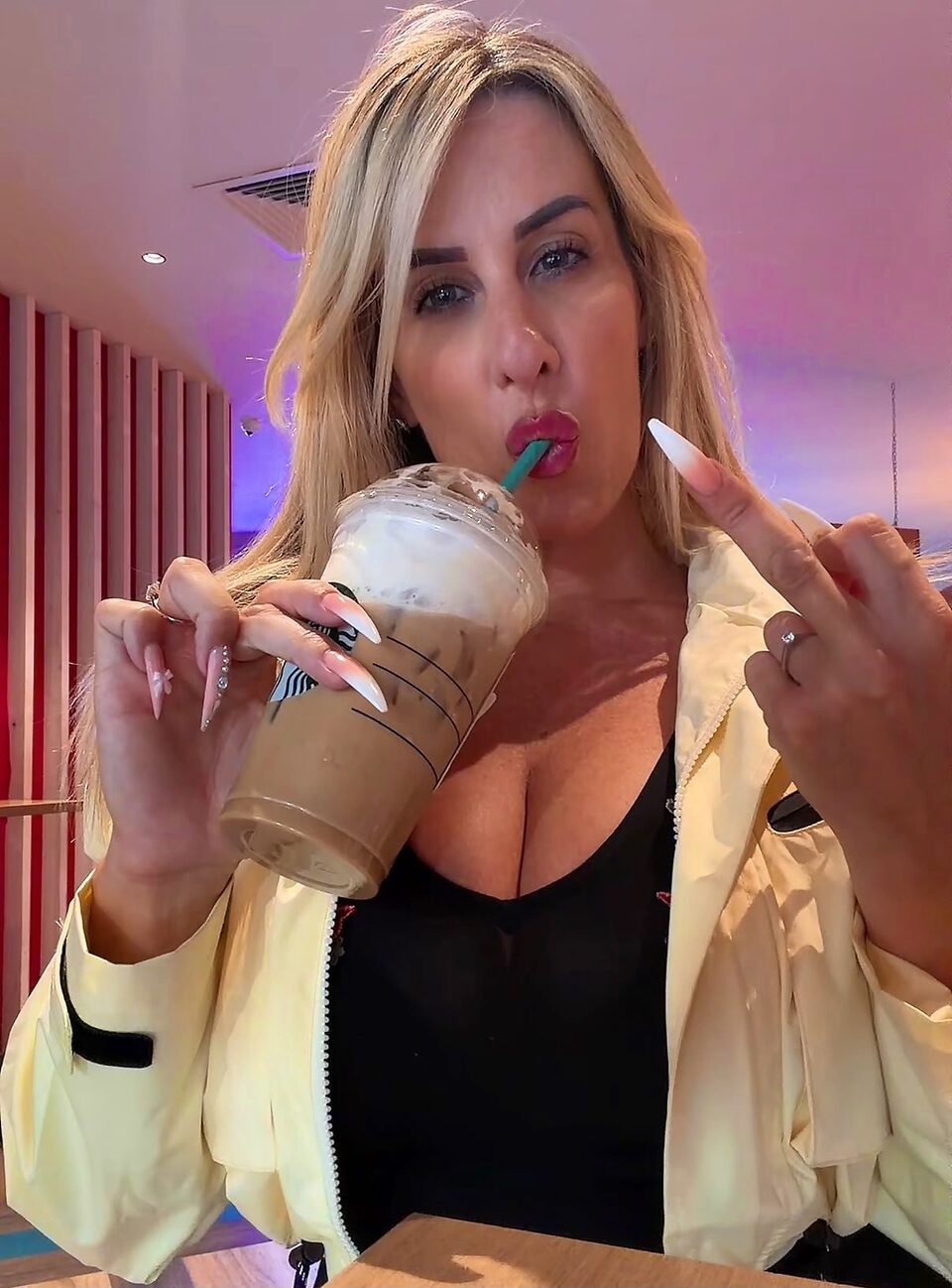 xxkel.ksxx leaked photo #16