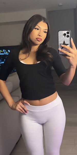 Yael Bernal leaked photo #5